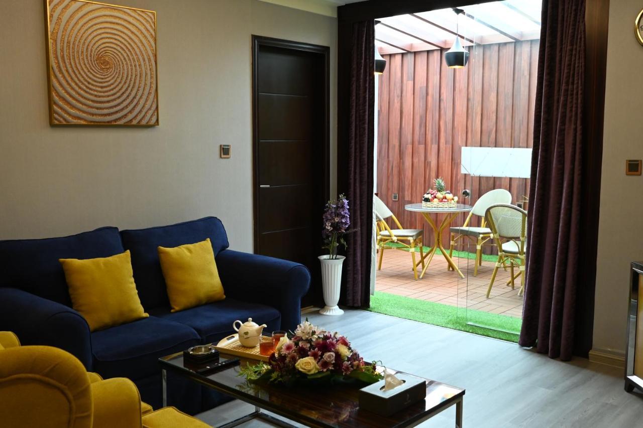 Elite Served Apartments Aparthotel