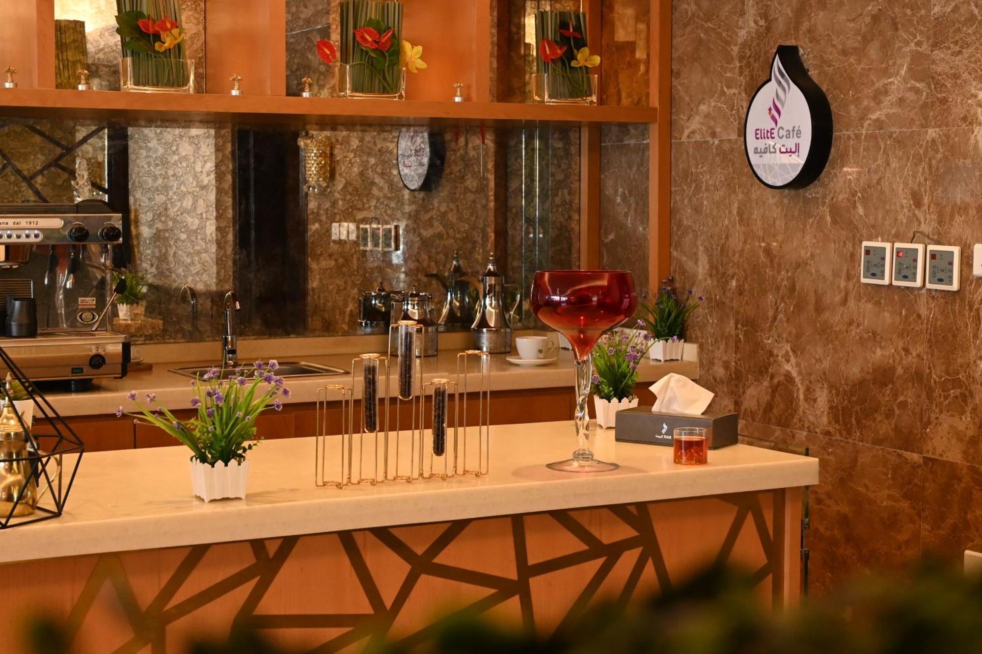 Aparthotel Elite Served Apartments *