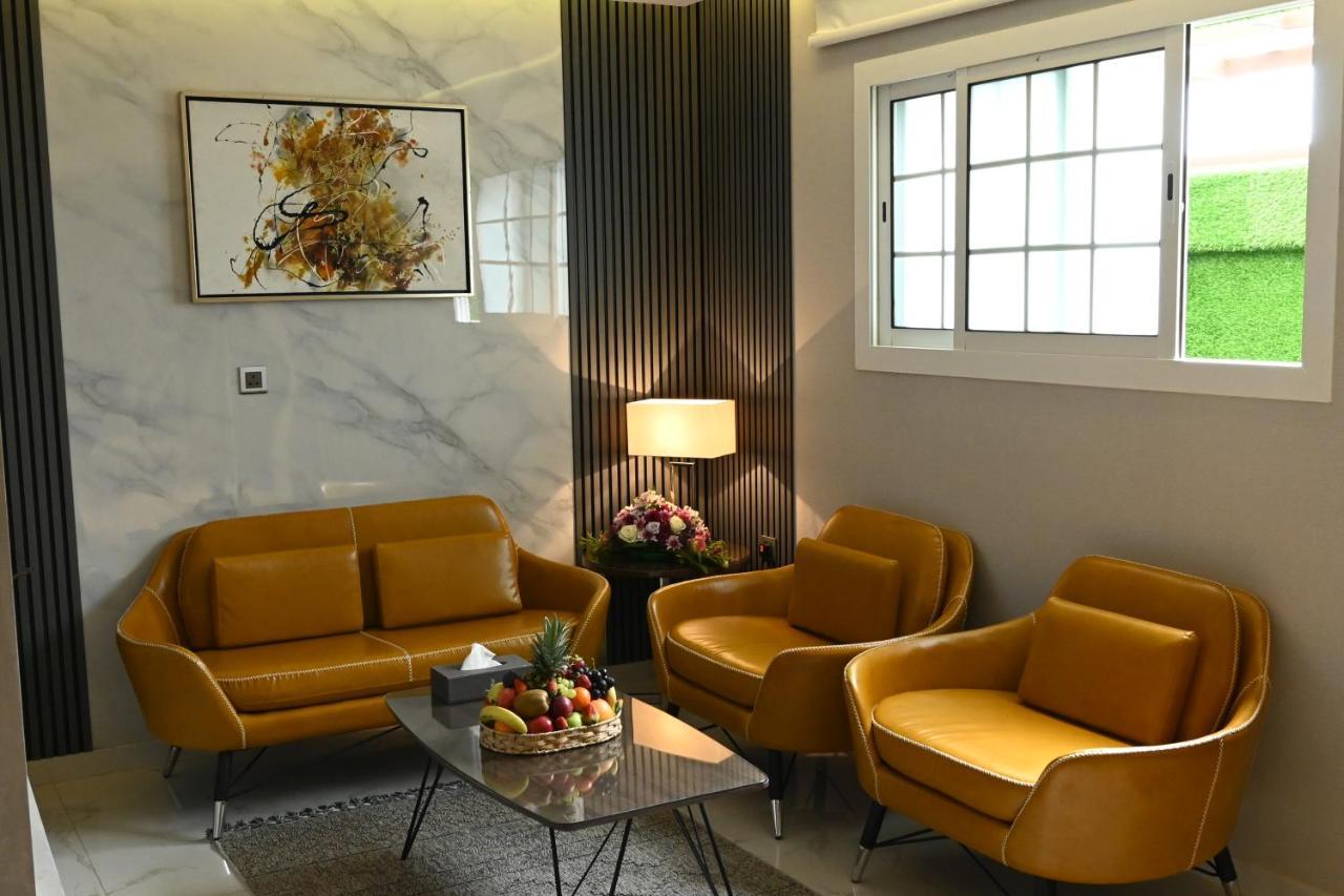 Elite Served Apartments Aparthotel
